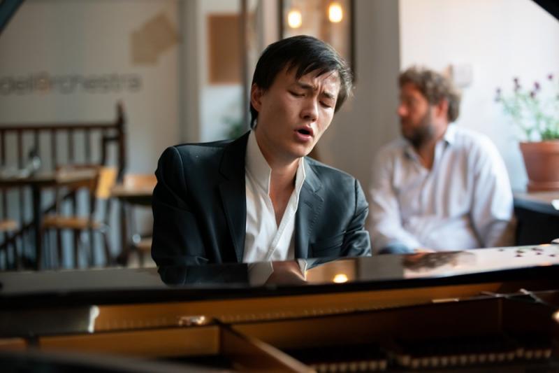 Louis Schwizgebel, Fidelio Orchestra Café review giltedged postcards